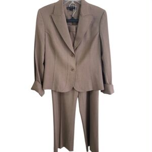 🛍 Lafayette 148 2-Piece Suit